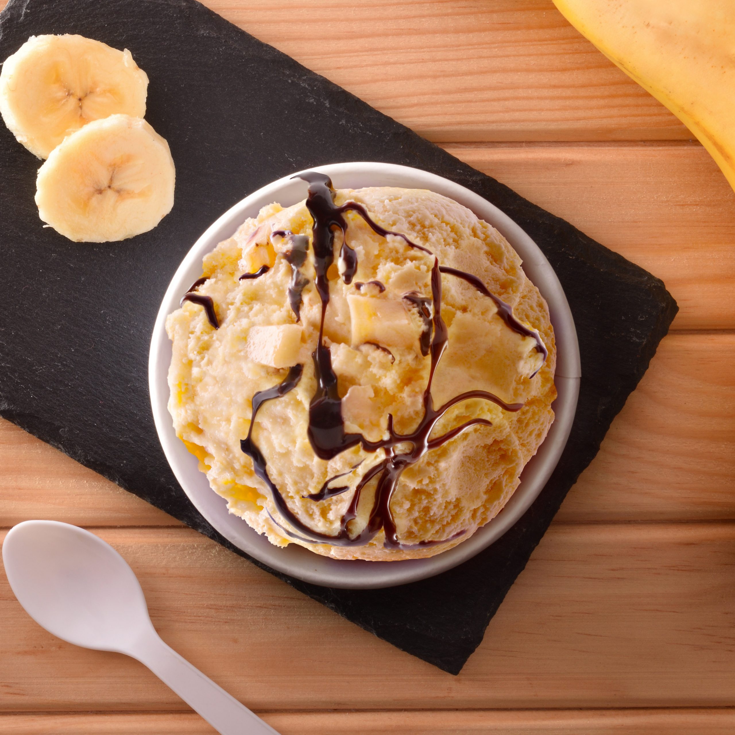 Light chocolate-banana ice cream